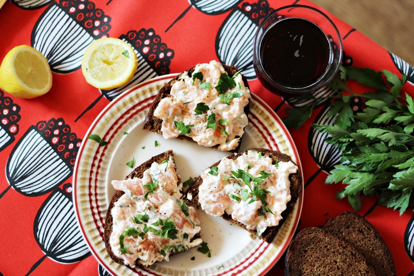Salata de somon afumat